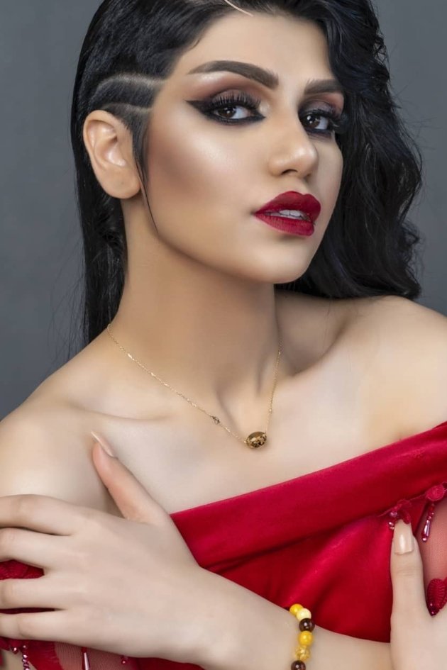 et billede af Ashty Hadid