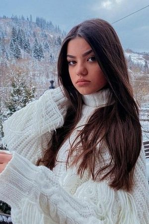Celina Enea's picture in the cast
