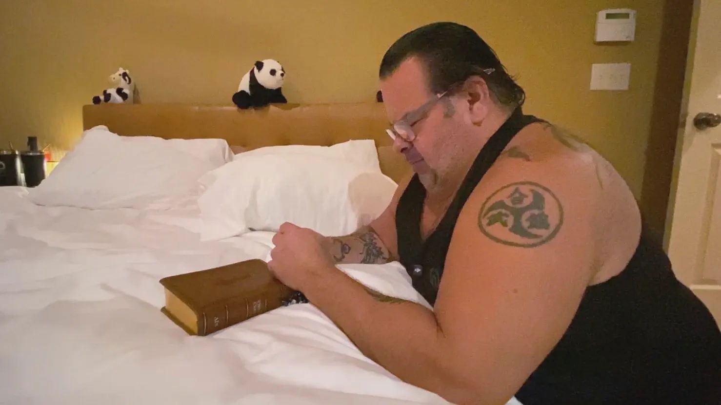 90 Day Diaries S06E11 backdrop