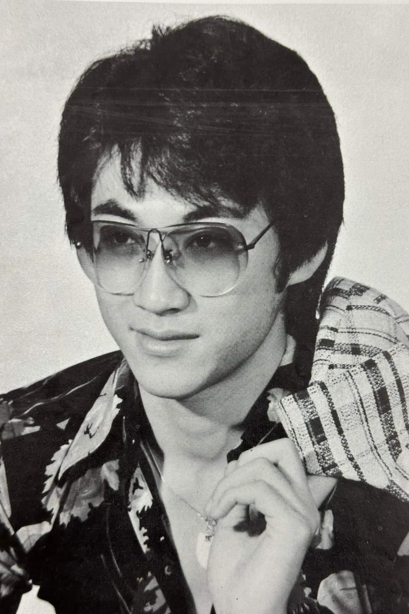 华伦