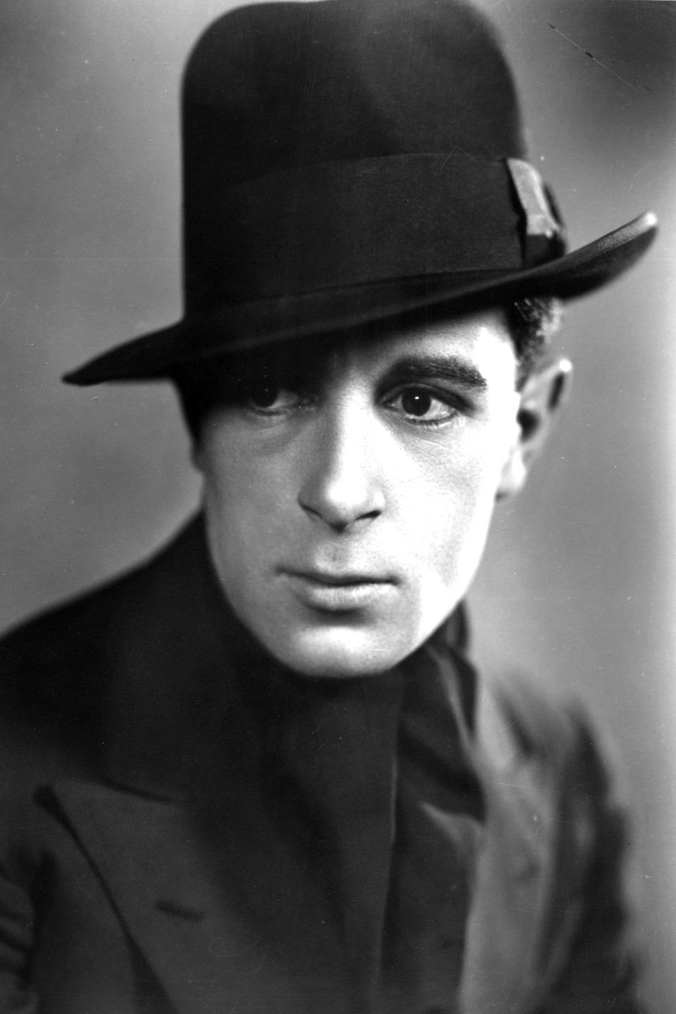 et billede af Hugh Morton