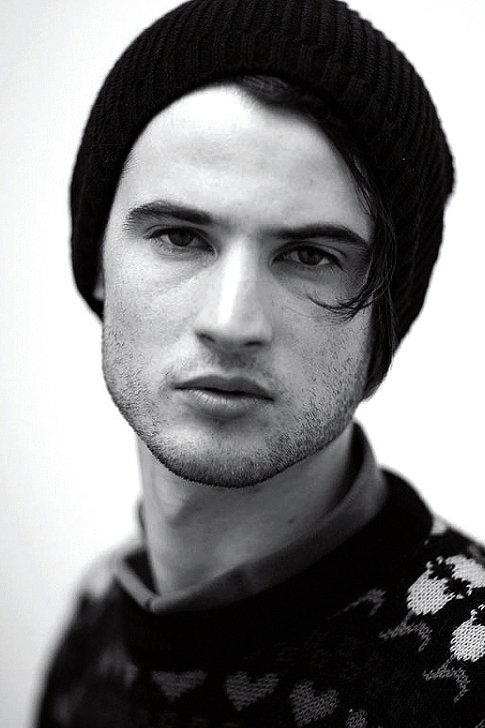 Tom Sturridge(汤姆·斯图里奇)