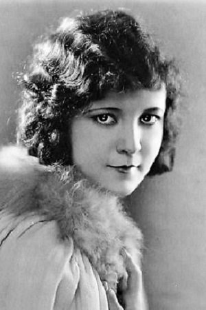 et billede af Nancy Drexel