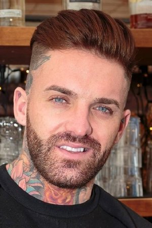 et billede af Aaron Chalmers