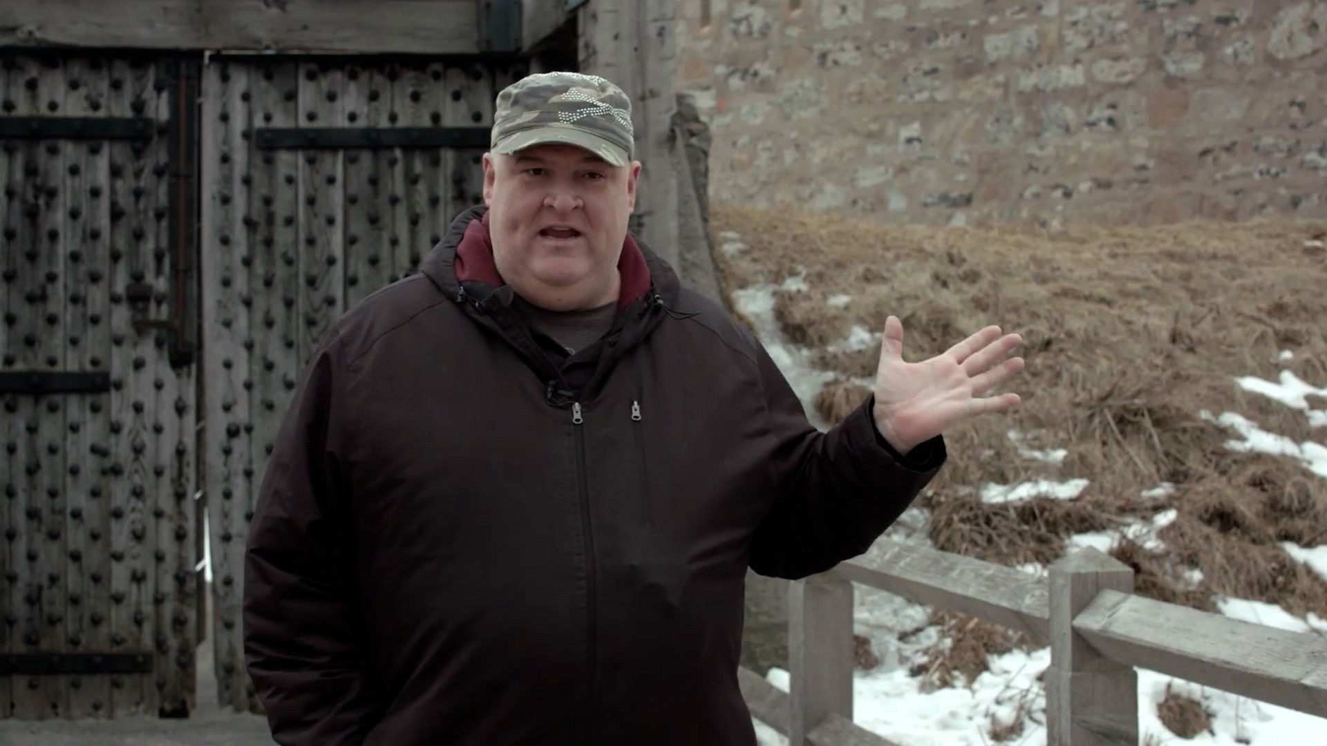 Knock Knock Ghost S02E06 backdrop