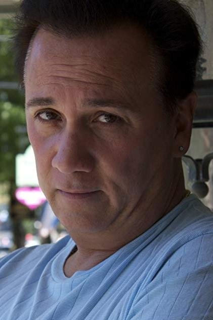 et billede af John Mitchell