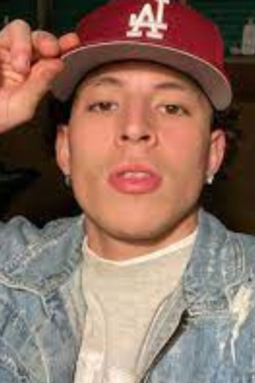 et billede af Carlos Menzies