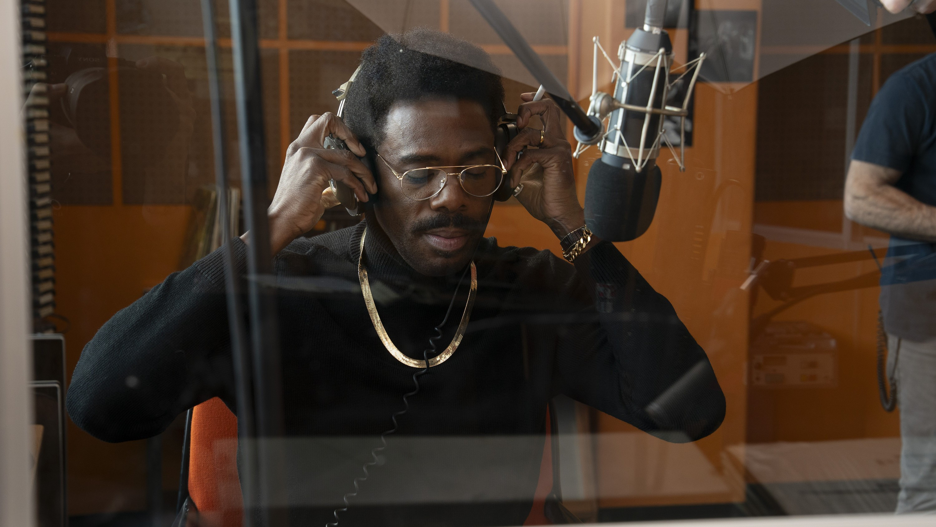 Dead Man's Wire backdrop