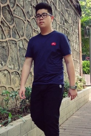 Wenbo Zhang's picture in the cast