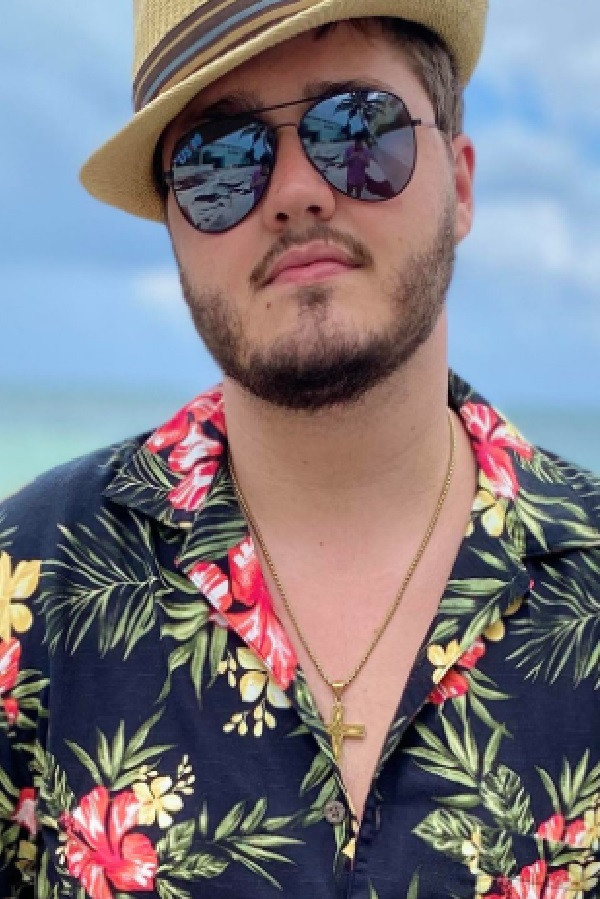 et billede af Connor Robertson