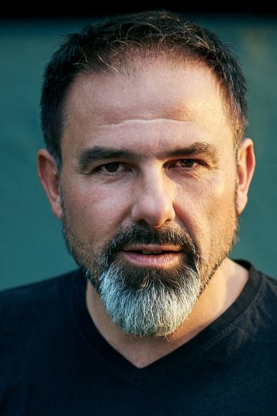 et billede af Carlos Lobo