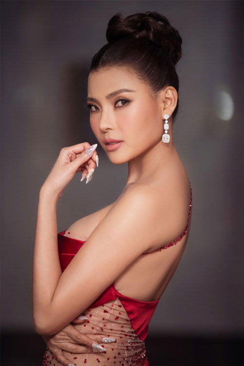 et billede af Thuý Diễm