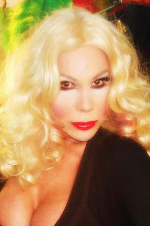 et billede af Eva Koumarianou