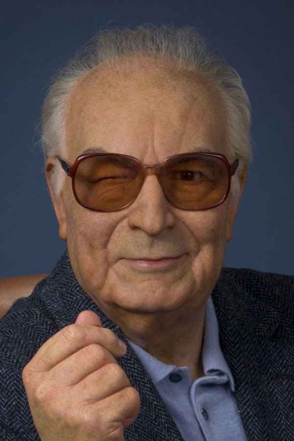 et billede af Yaşar Kemal