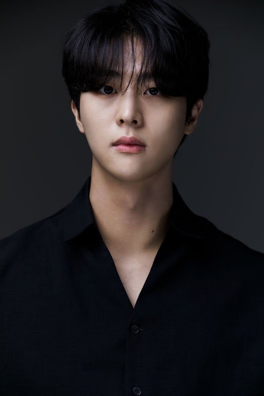 et billede af Kim Moo-joon