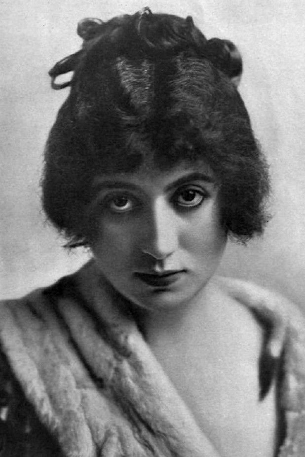 et billede af Jose Collins