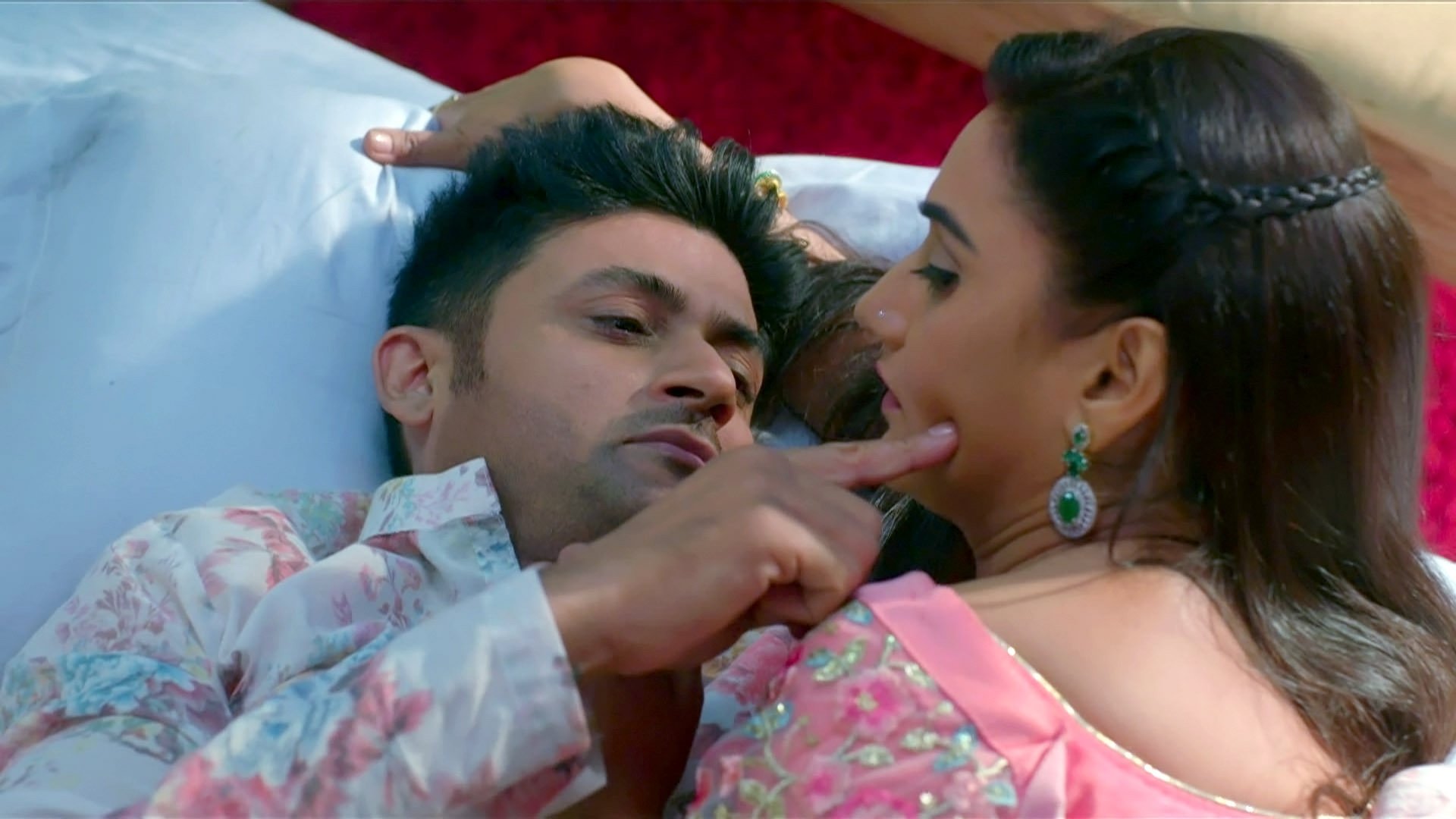 Thumbnail for Preeti, K.T. Get Romantic? Season 1 Episode 94