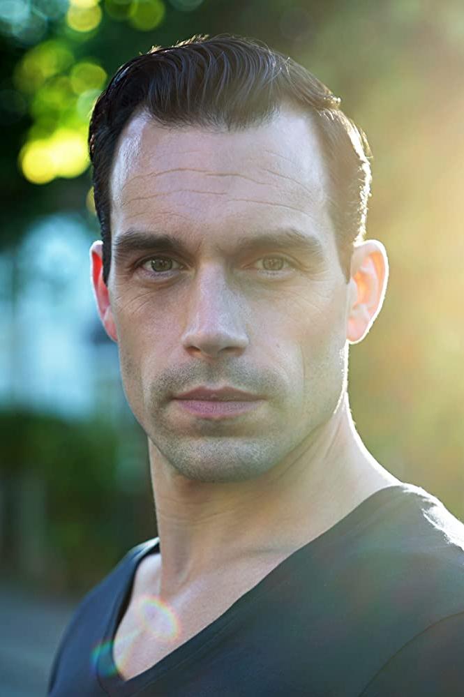 et billede af Russell Balogh