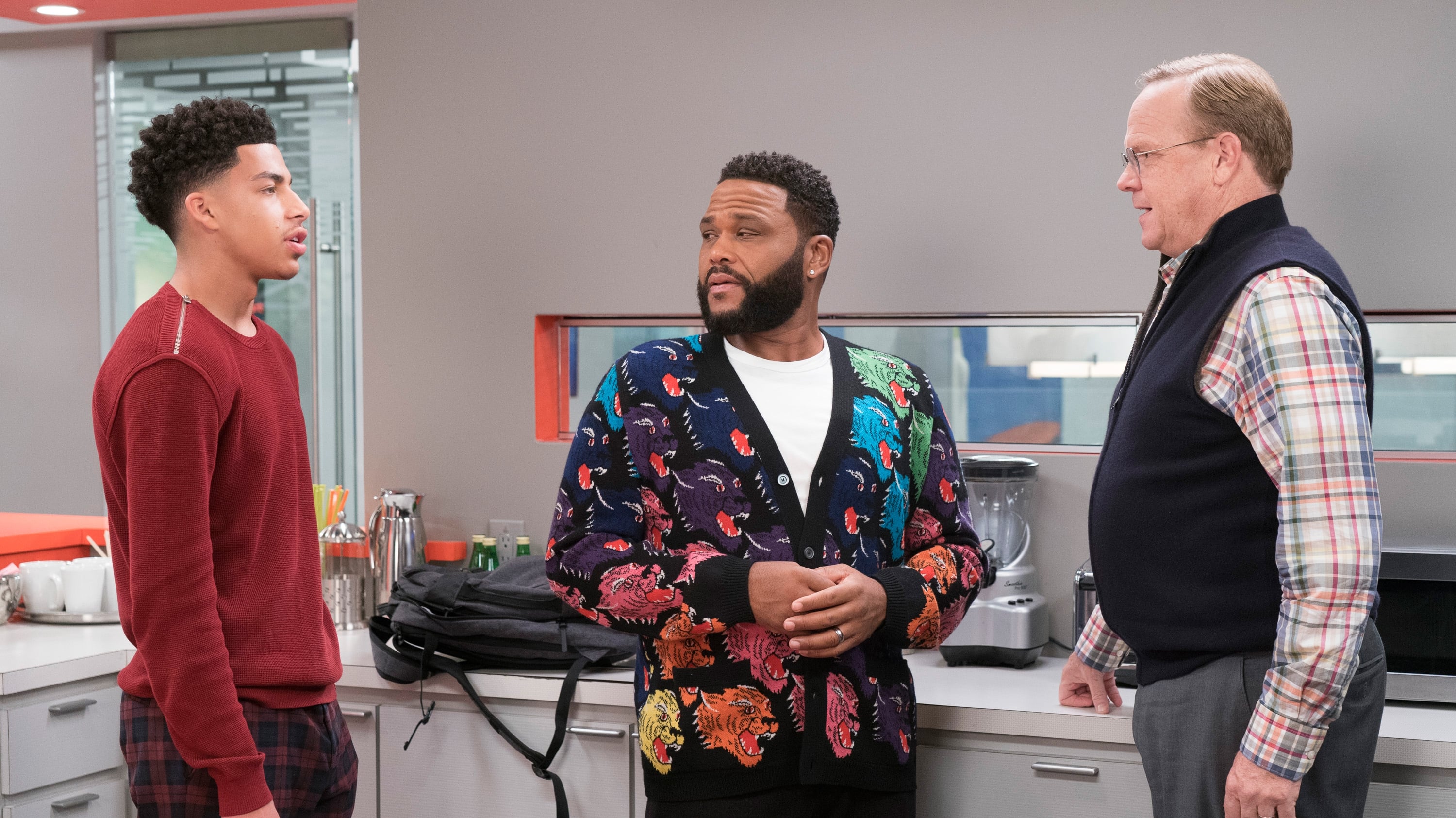 black-ish Season 5 :Episode 6  Stand Up, Fall Down