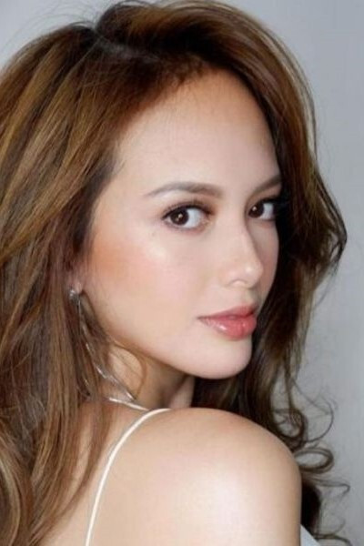et billede af Ellen Adarna