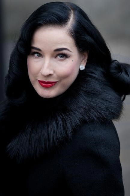 et billede af Suzanne Von Aichinger