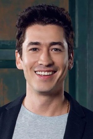 Juan Pablo Urrego's picture in the cast