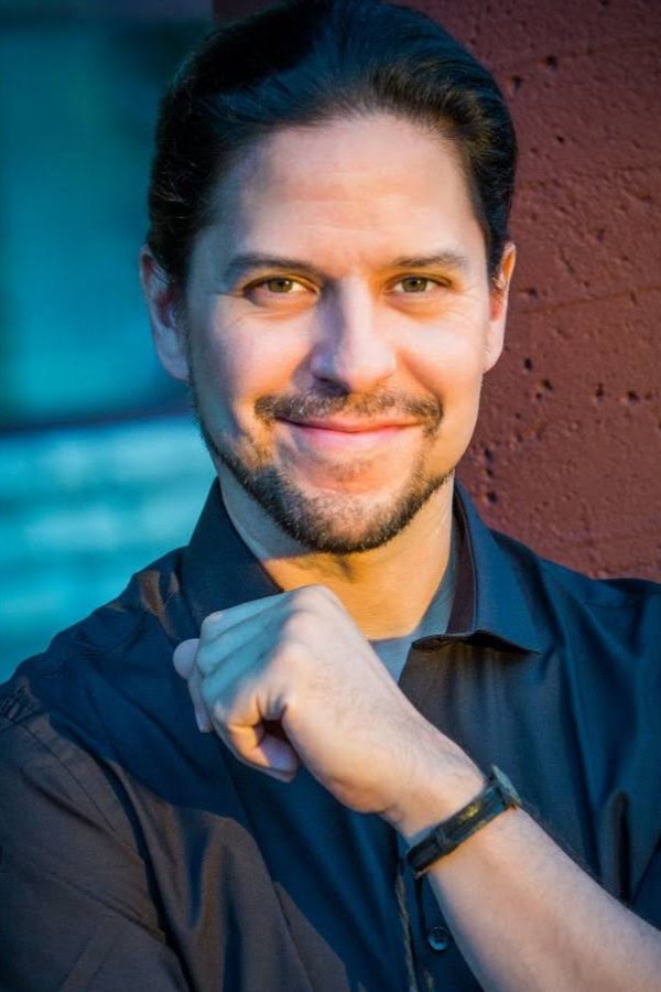 et billede af Brian J. Cano