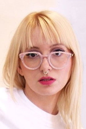 et billede af Stacie Doll