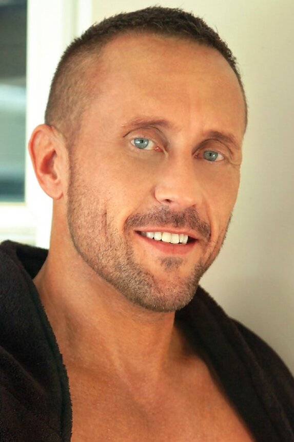 et billede af Myles Landon