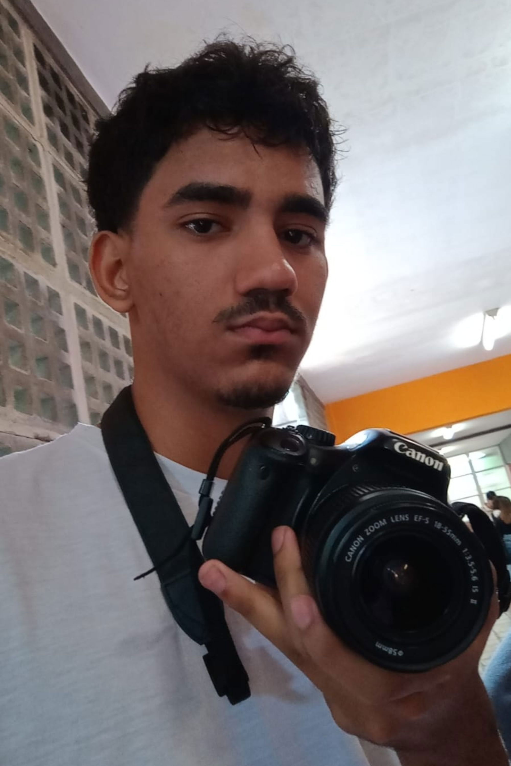 et billede af Henrique Prieto