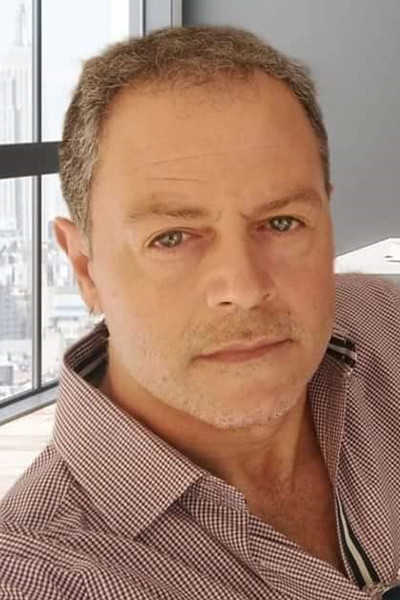 et billede af Spiros Theodosis