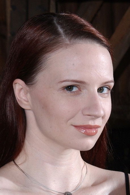 et billede af Claire Adams