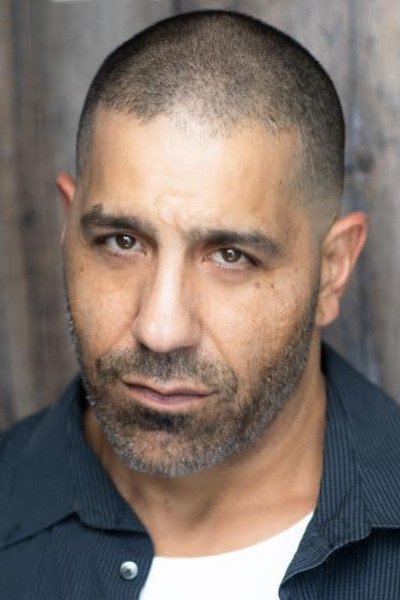 et billede af Hal Devi