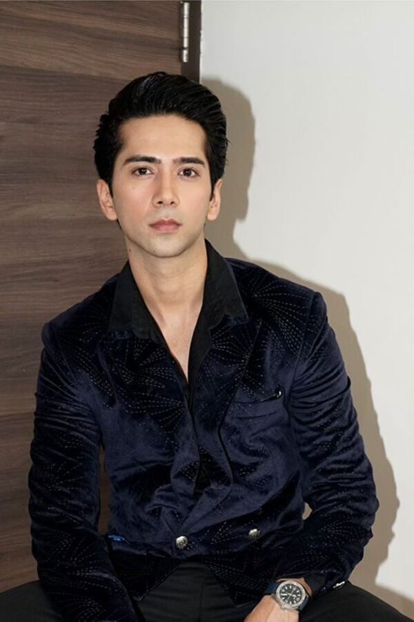 Profile Ritik Ghanshani with character 