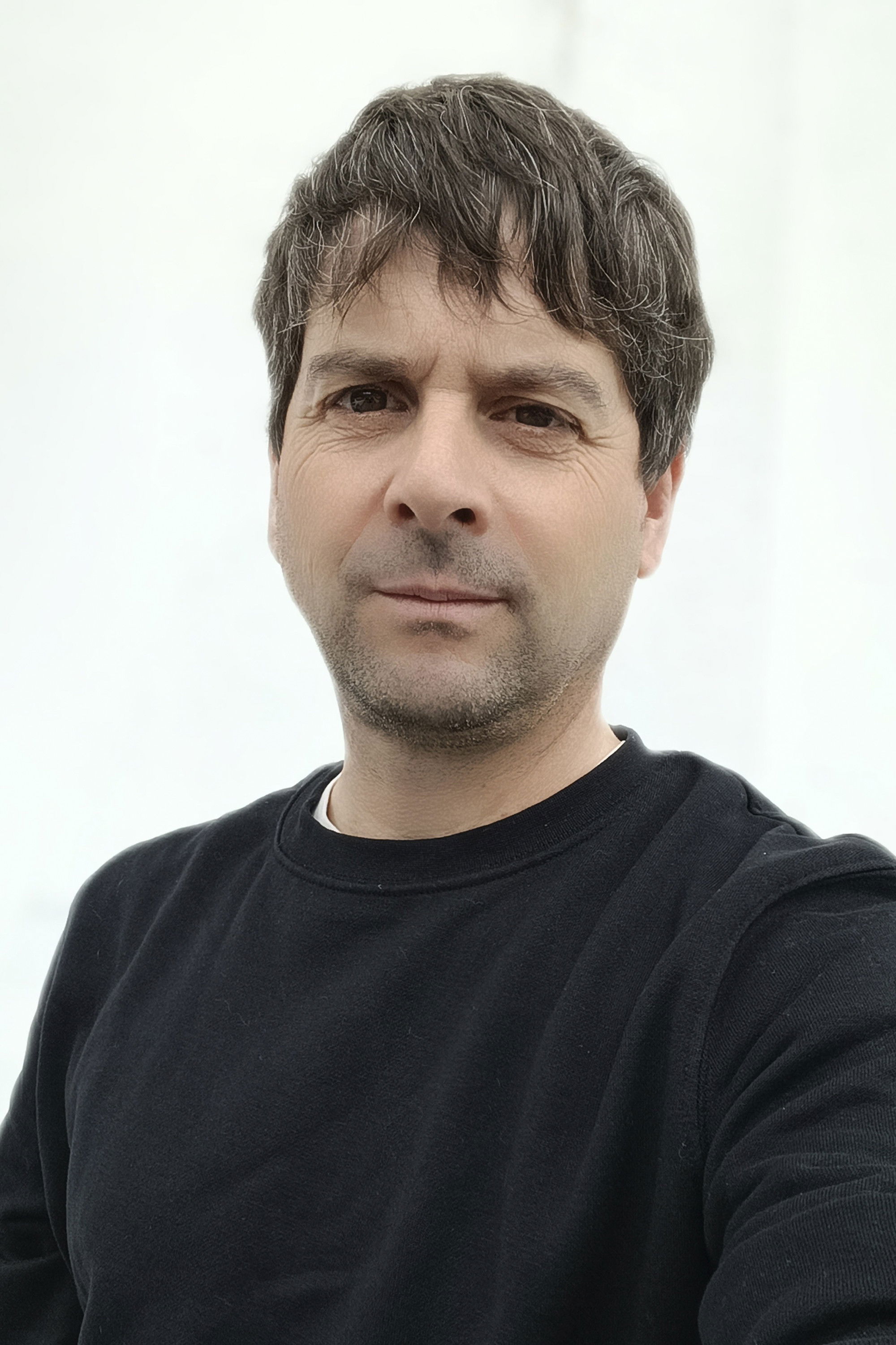 et billede af SERGIO MADRAZO