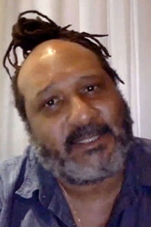 et billede af Lewis Gordon