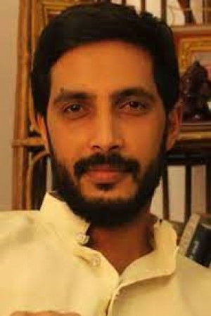 et billede af Divya Dev