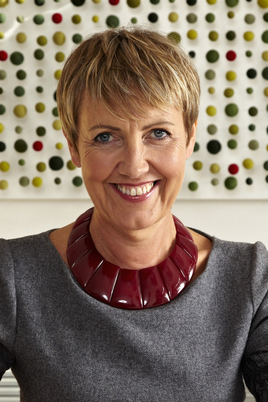 et billede af Aggie MacKenzie