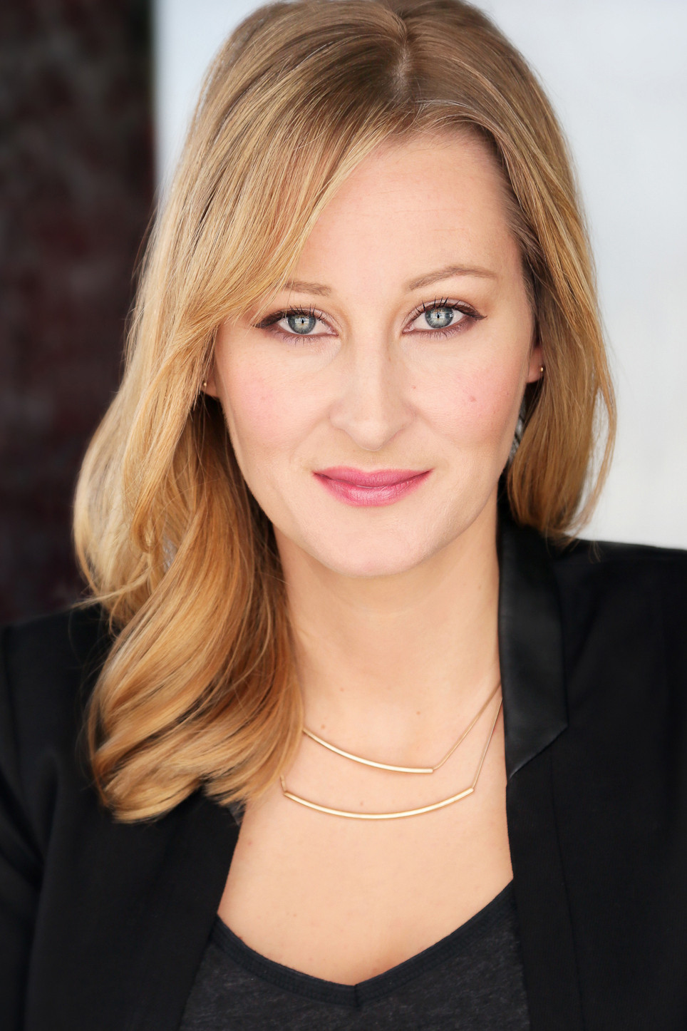 et billede af Lina Hall