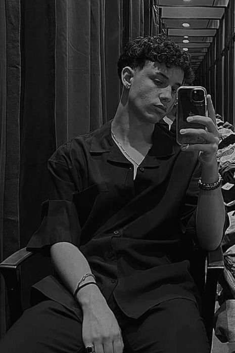 et billede af Yair Stanef