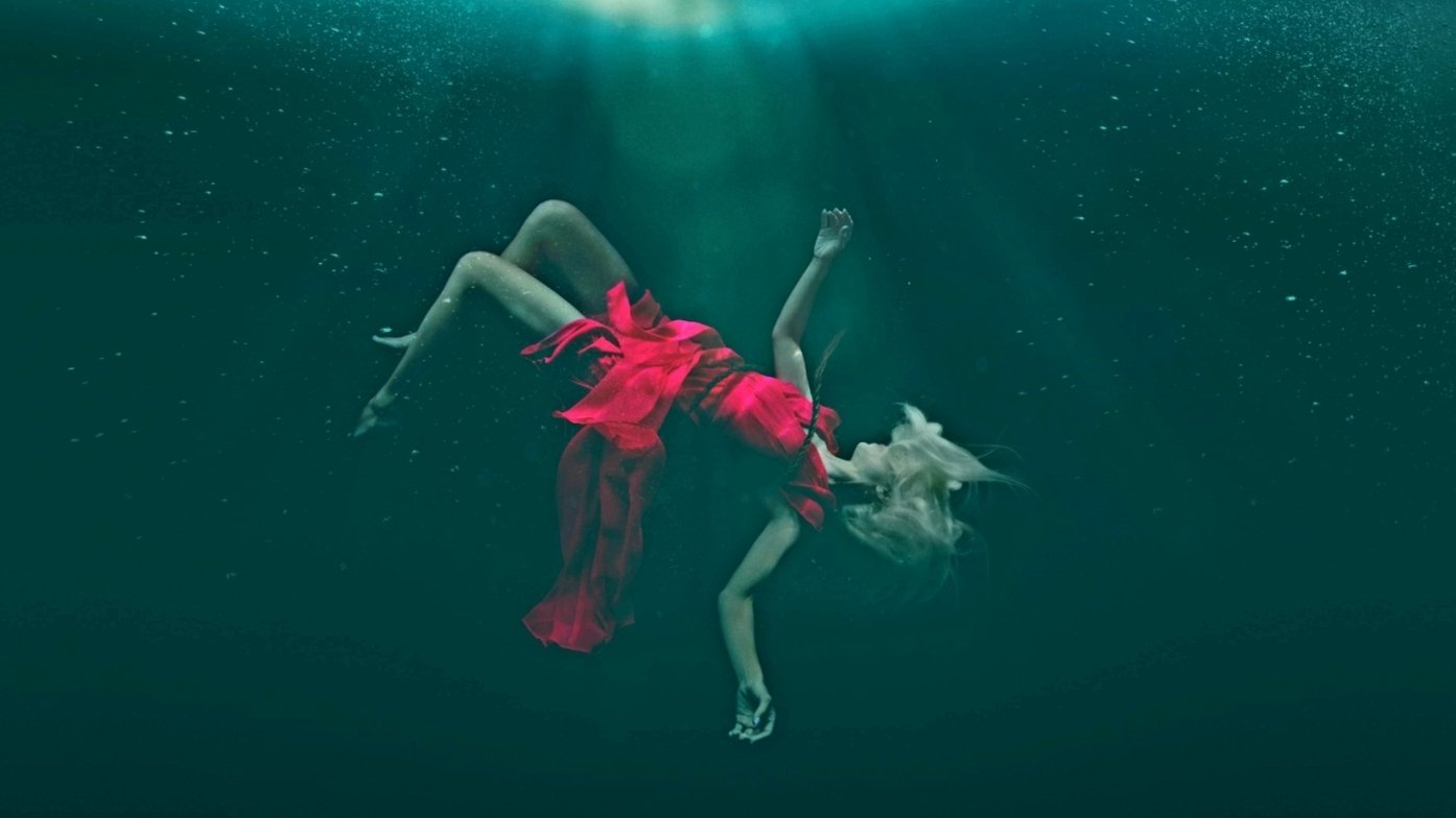 Dark Waters: Murder In The Deep