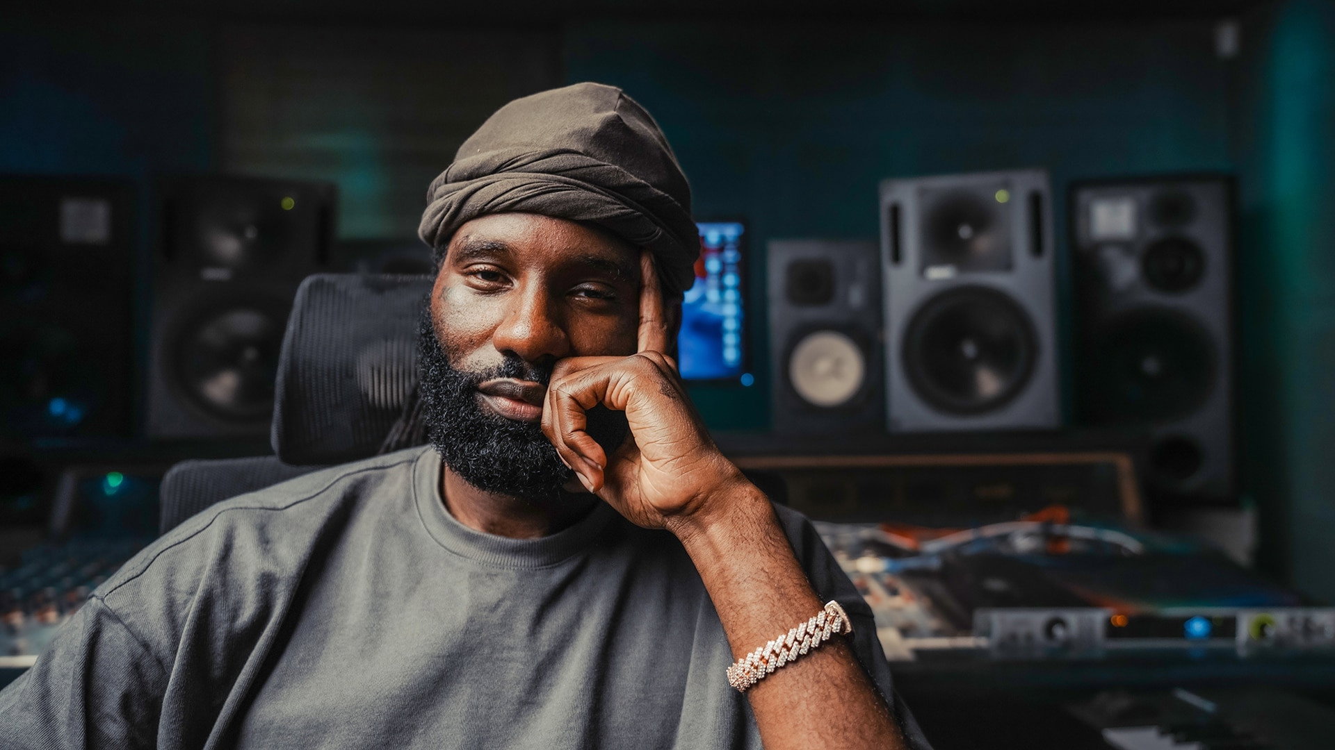 S1E5 · From Rap to Riches