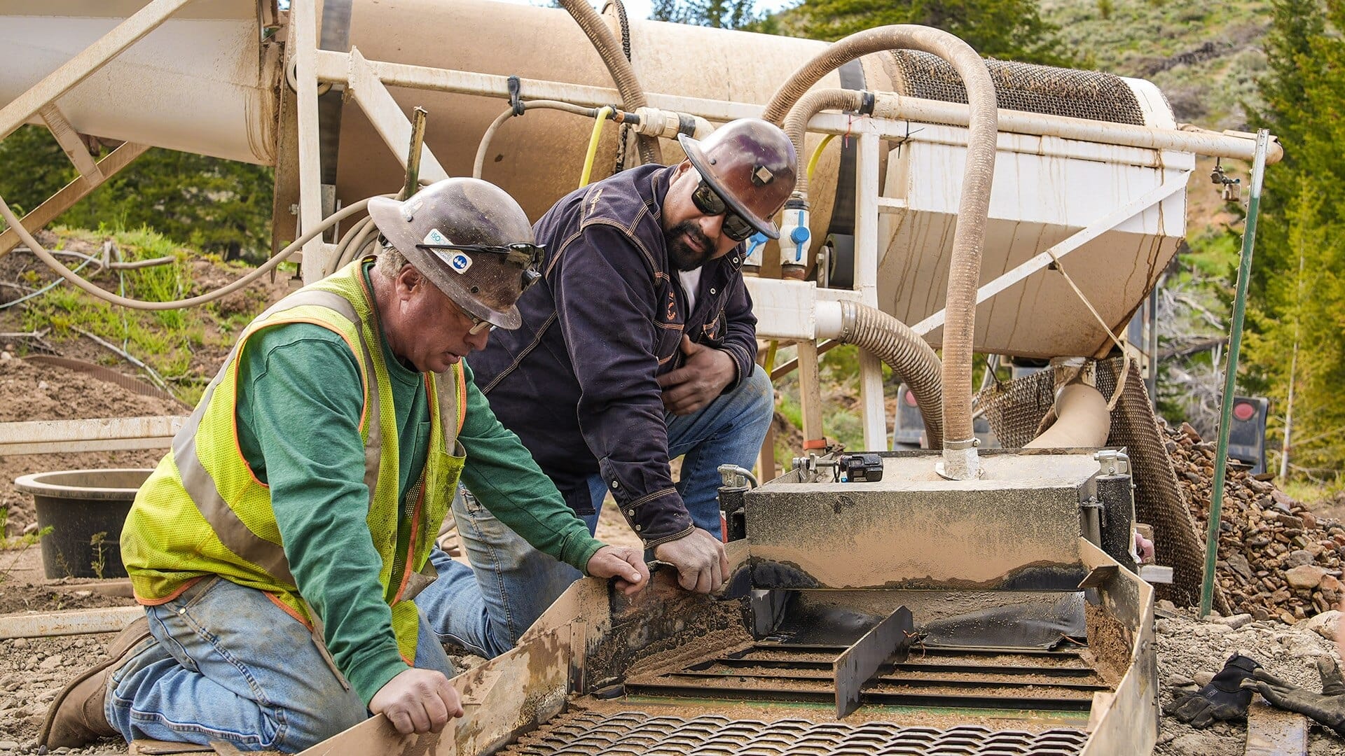 Gold Rush: Mine Rescue with Freddy & Juan