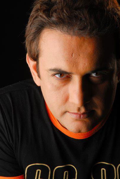 et billede af Shahood Alvi