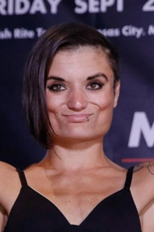 et billede af Julia Jones