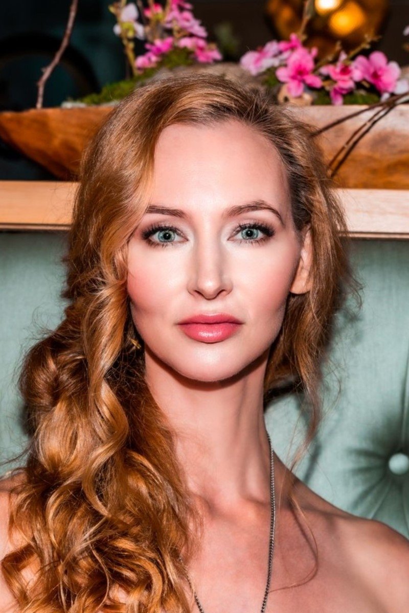 et billede af Aryn Elaine Cole