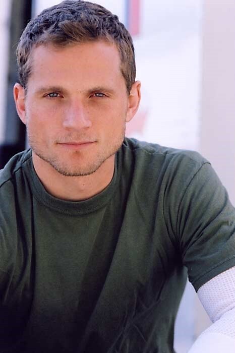 et billede af Josh Green