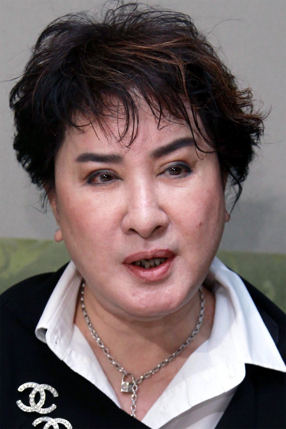Yang Li-Hua's picture in the cast