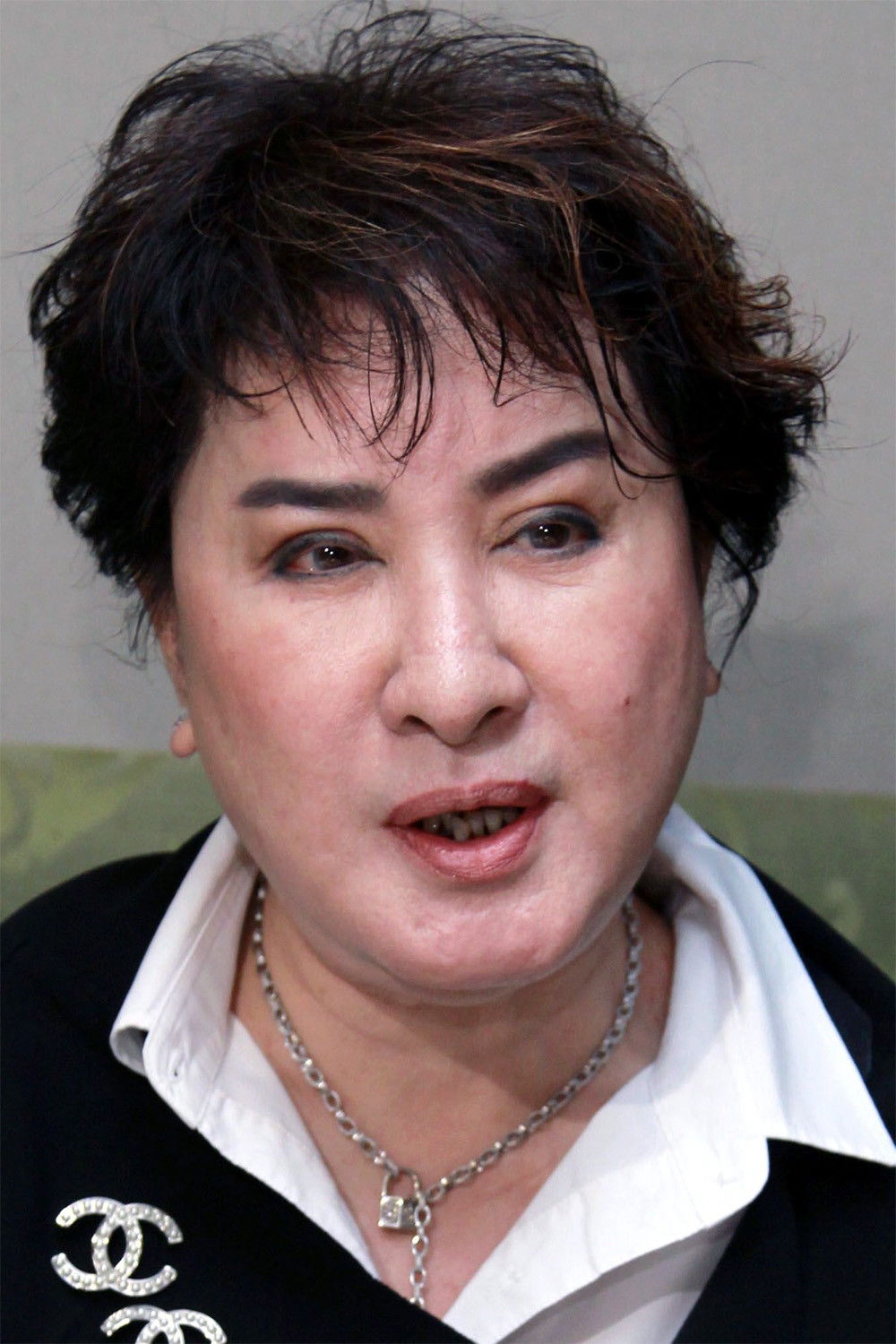 et billede af Yang Li-Hua