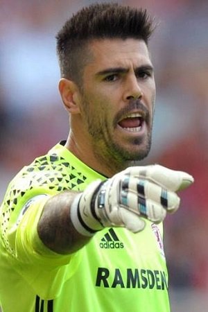 Víctor Valdés's picture in the cast